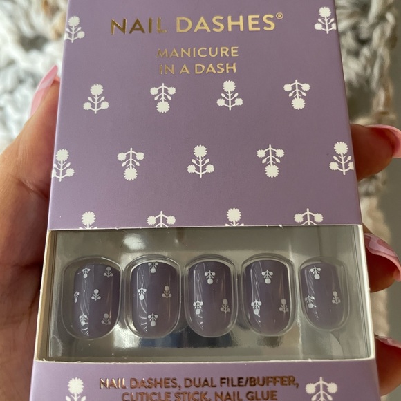 Red Aspen Nail Dashes in Dana Point - Picture 2 of 4